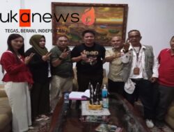 Ketua DPW SWI Sumsel Alex pandawalima Audiensi dengan Herman Deru. Gubernur Sumsel di Dampingi Hariyono selaku ketua Panpel pelantikan & Rakerwil SWI Sumsel di Batiqa Hotel palembang