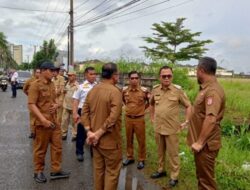 Hani S. Rustam Respon Cepat Tinjau Jalan Kelurahan Jakabaring