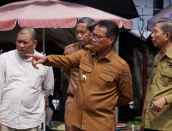 Pj. Bupati OKI Cek Harga dan Pantau Los Pasar Kayuagung