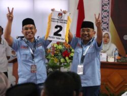 Ribuan Warga Antar Pasangan Anton Saragih-Benny Gusman Sinaga ke KPU