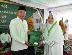 Ketua TP PKK OKI Hadiri Tabligh Akbar dan Wisuda Alqur’an Jelang Ramadhan