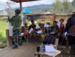 Dari Balai ke Mimpi: Kisah Haru Serda Marwan, TNI Satgas yang Jadi ‘Lentera Ilmu’ untuk Anak-anak Pedalaman Papua