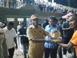 Wakil Bupati Fakfak Resmi Menutup Turnamen Sepak Bola Persifa All Star Cup I Tahun 2025