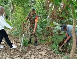 Babinsa Bersama Warga Ngadirejo Tanam Pohon Beringin dan Saman untuk Lestarikan Alam dan Sumber Air