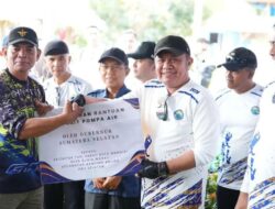 Gubernur HD Serahkan Bantuan Keuangan Khusus Kepada Ribuan Desa di Sumsel