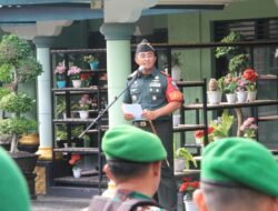 Pimpin Upacara Bendera 17-an. Komandan Kodim 0808/Blitar Bacakan Amanat KASAD