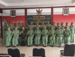 Pererat Tali Silaturahmi, Ketua Persit Kartika Chandra Kirana Cabang XXII Dim 0808 Kunjungi Ranting Jajaran