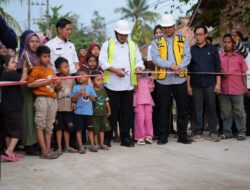 Bupati Banyuasin Resmikan Dua Ruas Jalan di Kecamatan Talang Kelapa