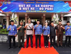 Kepala Staf Kodim 0808/Blitar Hadiri Upacara HUT KORPRI ke-54 dan HUT PGRI ke-80
