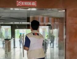 KPK Geledah Ruang Kerja Bupati Inhu Ade Agus Hartanto; Akses Masuk Dijaga Ketat