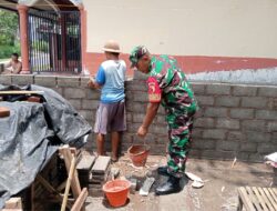 Wujud Kemanunggalan, Babinsa Bence Gotong Royong Bangun RTLH Kediaman Bapak Samiri