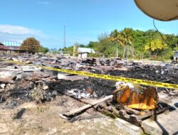 Kebakaran di Kampung Malakuli Distrik Karas Hanguskan 11 Rumah, Dandim 1803/Fakfak Kerahkan Babinsa ke Lokasi Bantu Evakuasi Warga