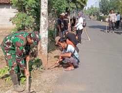 Jumat Bersih, Babinsa Pakunden Ajak Warga Gotong Royong Wujudkan Lingkungan Asri
