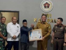 Rayakan HPN ke-80, Firdaus Hasbullah Raih Penghargaan Dari PWI PALI