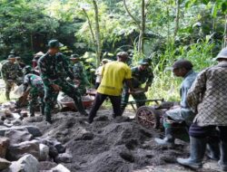 Akselerasi Pembangunan, Material Jembatan TMMD ke-127 Mulai Didrop di Desa Krisik