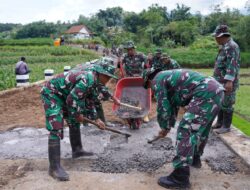 TMMD Ke-127 Kodim 0808/Blitar Bangun Jalan Permanen di Gandusari