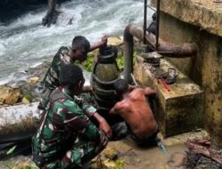 Gangguan Air Bersih di Fakfak, Prajurit Kodim 1803/Fakfak Bersama Warga Bergotong Royong Lakukan Perbaikan Pipa di Kawasan Kepala Air Besar