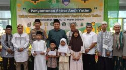 Ramadhan Penuh Kepedulian, Bupati OKU Timur Santuni Anak Yatim di Masjid AT-Taqwa Gumawang