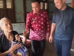 Lurah Talang Ubi Timur Aan Supriadi Berbagi Rezeki, Datangi Warga Kurang Mampu