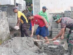 Wujud Kepedulian, Babinsa Garum Turun Tangan Bantu Pembuatan MCK Warga