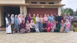 Kepegawaian BKPSDM Pemkab PALI Memakai Baju Kebaya dan Batik di Hari Kartini 