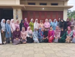 Kepegawaian BKPSDM Pemkab PALI Memakai Baju Kebaya dan Batik di Hari Kartini 