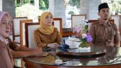Hj Bertha Mengikuti Kegiatan Penyerahan Bantuan Sapi Dari Presiden RI Kepada Gubernur,Wali Kota dan Bupati se-Indonesia Secara Vidcon