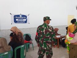 Tekan Angka Stunting, Babinsa Sumberurip Dampingi Pelaksanaan Kegiatan Posyandu Balita