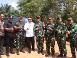 Kasdim 0402/OKI Dampingi Kepala Staf Kepresidenan Tinjau Lokasi Cetak Sawah Rakyat di Tanjung Lubuk