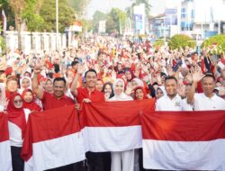 Bupati OKI Bagikan 3.000 Bendera Merah Putih, Ajak Warga Semarakkan HUT Ke-81 RI