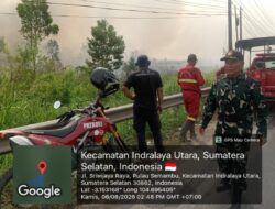 Danramil 402-07/Indralaya Bersama Babinsa Berjibaku Padamkan Karhutla di Desa Pulau Semambu