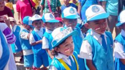TK Negeri Oeleu Kembali Berpartisipasi Meriahkan HUT ke-81 RI Lewat Gerak Jalan Antar TK se-Kecamatan Toianas