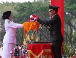 Dandim 0509 Pimpin Penurunan Sang Merah Putih, HUT ke-81 RI di Kabupaten Bekasi Berlangsung Khidmat