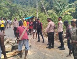 Polsek Kokas Kedepankan Pendekatan Humanis, Palang Jalan Kayuni–Kokas Akhirnya Dibuka