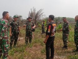 Tim Mabes TNI Gelar Anjangsana dan Penyuluhan Karhutla di Desa Kelampaian