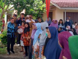 Selain Pasar Murah, Pemkab OKI Distribusi Ratusan Paket Beras untuk Masyarakat Miskin Ekstrim