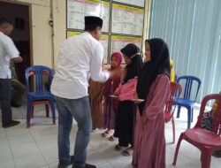 Pemdes Bumi Asri Santuni Anak Yatim dan Lansia