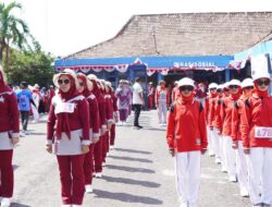 Lomba Gerak Jalan antar Instansi Ramaikan HUT RI