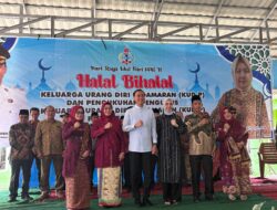 Silaturahmi Lebaran, H. Muchendi Kukuhkan Keluarga Urang Diri Pedamaran