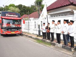 H. Muchendi Berangkatkan Kafilah OKI Ikuti STQH Sumsel