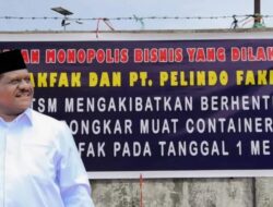 Spanduk Peringatan Gegerkan Pelabuhan Fakfak, KSOP dan PT Pelindo Pilih Bungkam