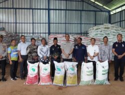 Bantu Petani Sawit, Bupati Muchendi Salurkan Sarpras dari BPDPKS Senilai 11,9 Miliar