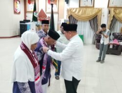 Bupati Samaun Dahlan Resmi Lepas Jamaah Haji Fakfak, Ini Pesan yang Disampaikan