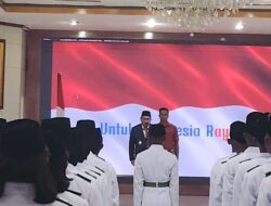 Bupati Kukuhkan 80 Paskibraka Fakfak 2025: Penjaga Merah Putih dan Duta Pancasila