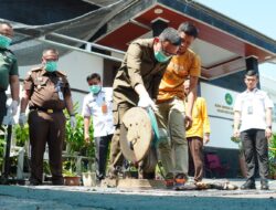Kejari Musnahkan Barang Bukti Inkracht, Bupati Apresiasi Kinerja APH