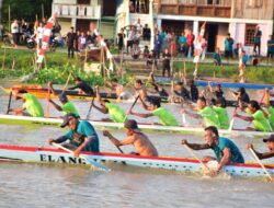 Lomba Kebut Perahu Meriahkan Sungai Babatan