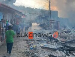Sijago Merah Lahap Pertokoan di Fakfak, Satu Relawan Gugur Saat Evakuasi