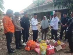 Wakil Bupati Ogan Ilir Berikan Santunan kepada Korban Rumah Roboh, Polsek Tanjung Batu Lakukan Pengamanan