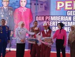 Wabup Banyuasin Bersama Kapolda Sumsel Resmikan Gedung SD Swakarya Desa Pulau Borang