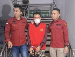 Usai Paripurna HUT ke-22 Ogan Ilir, Anggota DPRD YS Dijemput Kejari, Sore Hari Digiring ke Mobil Tahanan